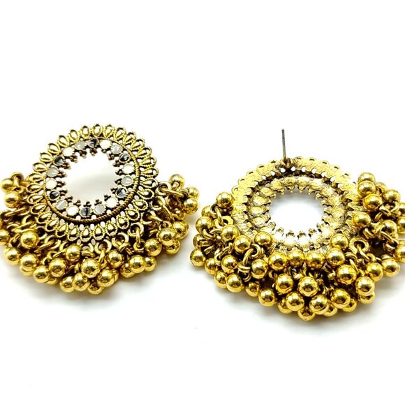 Vintage-style Ornate Round Golden Post-Stud Statement Earrings - Picture 4 of 11